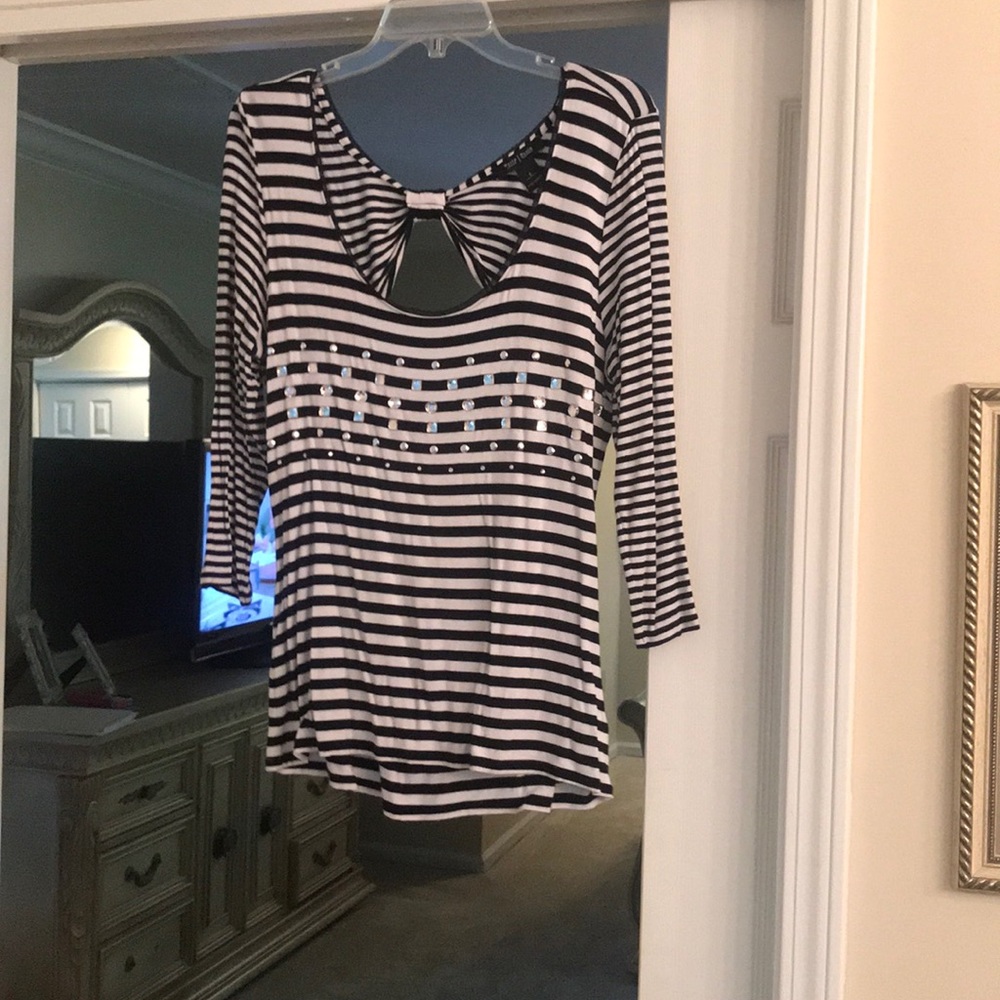 Long sleeved studded top